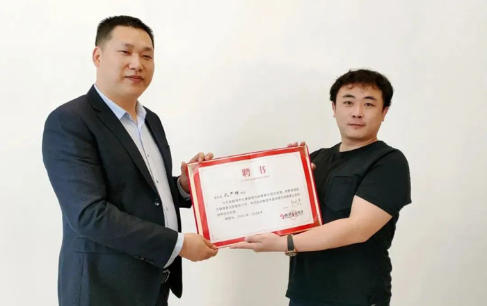 1650872598723990 鸿运国际板材