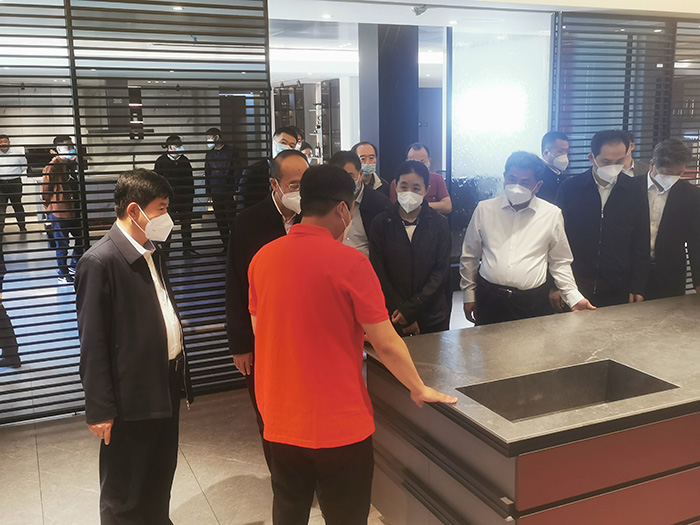 1654139264303924 鸿运国际